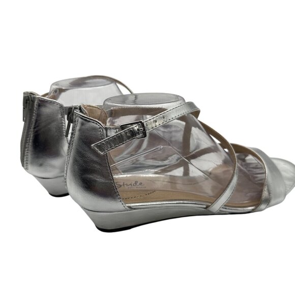 Life Stride 10W Silver Metallic Strappy Cushioned Footbed, Open-Toe Back Zipper - Picture 5 of 10